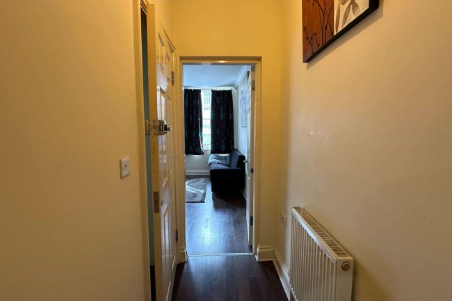 8 Castle Street, Reading RG1 7RD 4