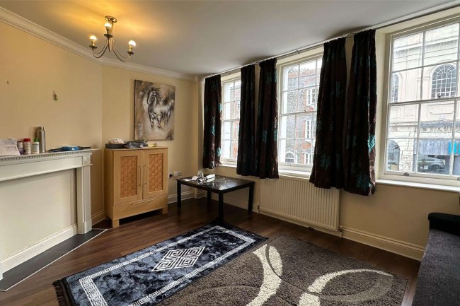 8 Castle Street, Reading RG1 7RD 4