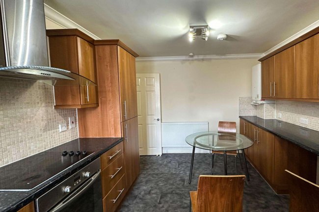 8 Castle Street, Reading RG1 7RD 4