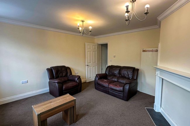8 Castle Street, Reading RG1 7RD 4