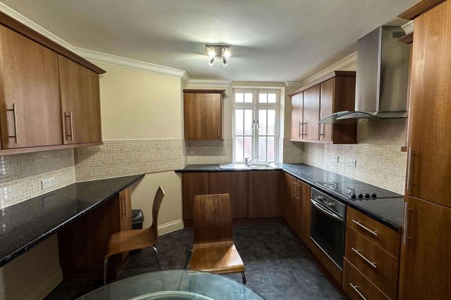 8 Castle Street, Reading RG1 7RD 4