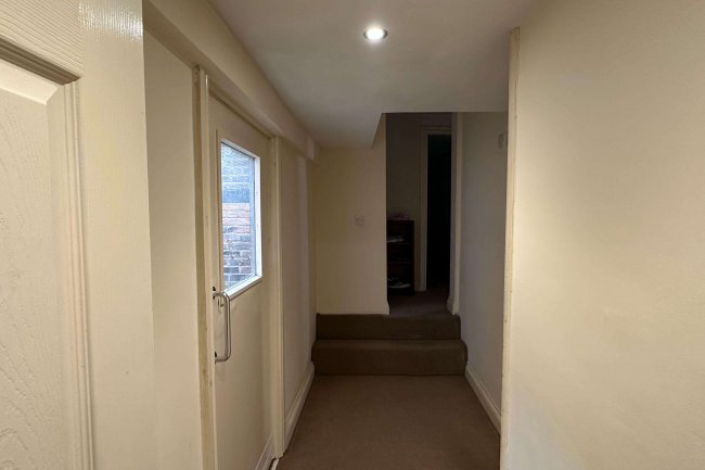 8 Castle Street, Reading RG1 7RD 4