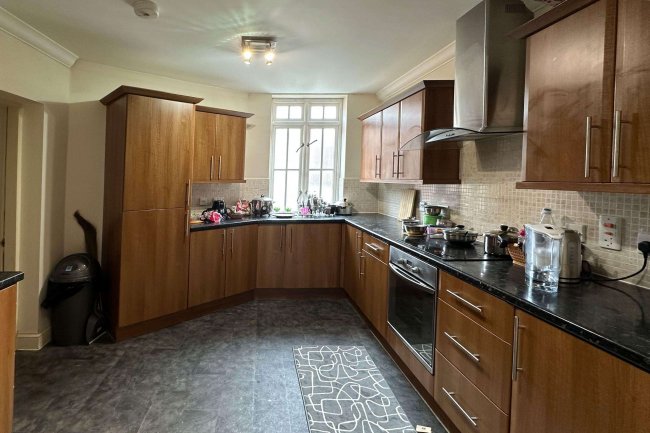 8 Castle Street, Reading RG1 7RD 4