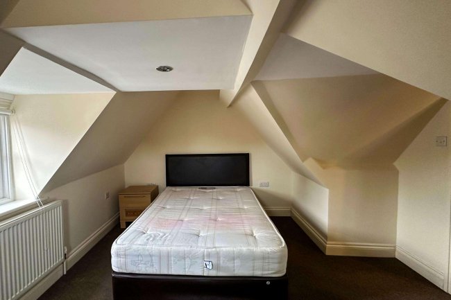 8 Castle Street, Reading RG1 7RD 4