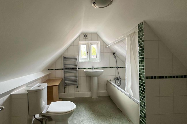 8 Castle Street, Reading RG1 7RD 4