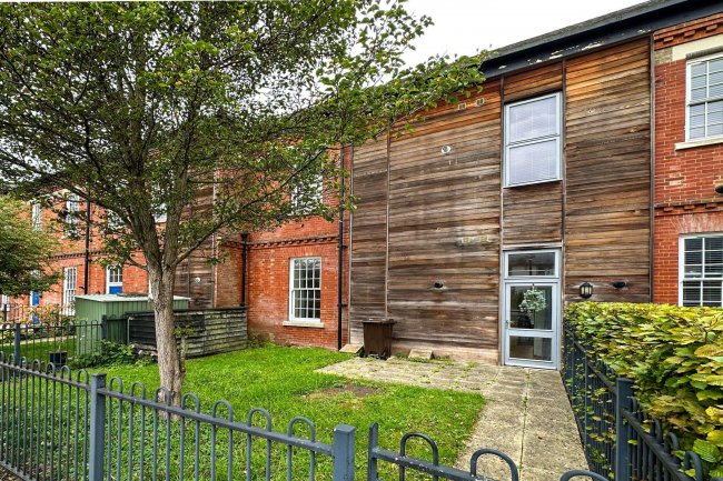 11 Canadian Way, Basingstoke, Hampshire, RG24 9RE 10