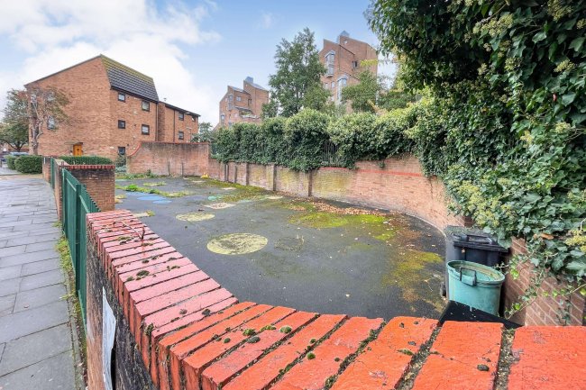 Land at Grosvenor Wharf Road, London, E14 3EF 6