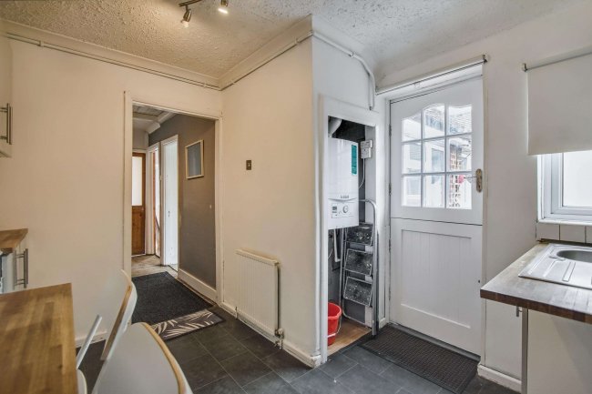 284 Hall Lane, Chingford, London, E4 8HY 9