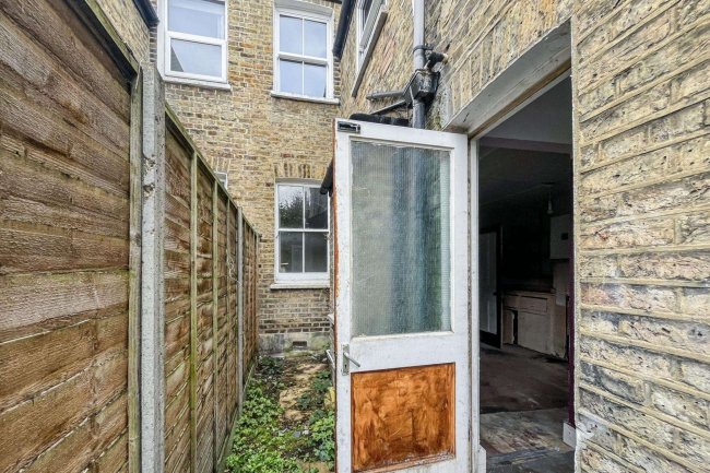 Ground Floor Flat, 35 Ridley Road, Wimbledon, London SW19 1ET 4