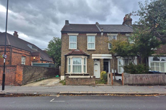 1 Woodcroft Road, Thornton Heath CR7 7HB 1