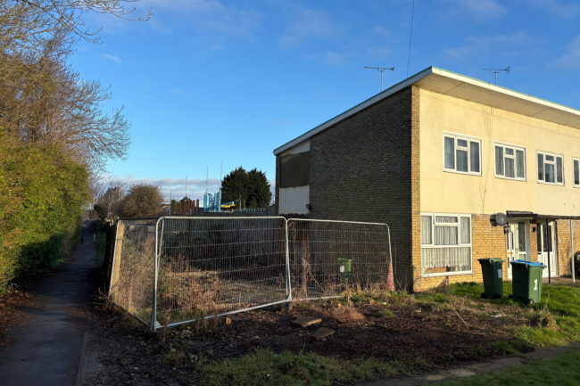 Land to the South West Side of 1 Dolphin Place, Aylesbury, Buckinghamshire, HP21 7TG 1