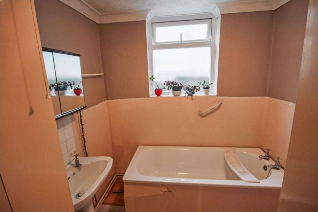 123 Westbourne Street, Hove, Sussex BN3 5FA 10