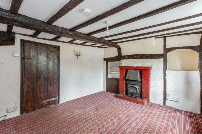 9 South End Road, Milton Bryan, Milton Keynes  Bedfordshire MK17 9HS 8