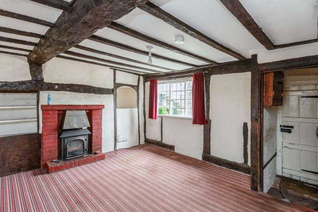 9 South End Road, Milton Bryan, Milton Keynes  Bedfordshire MK17 9HS 8