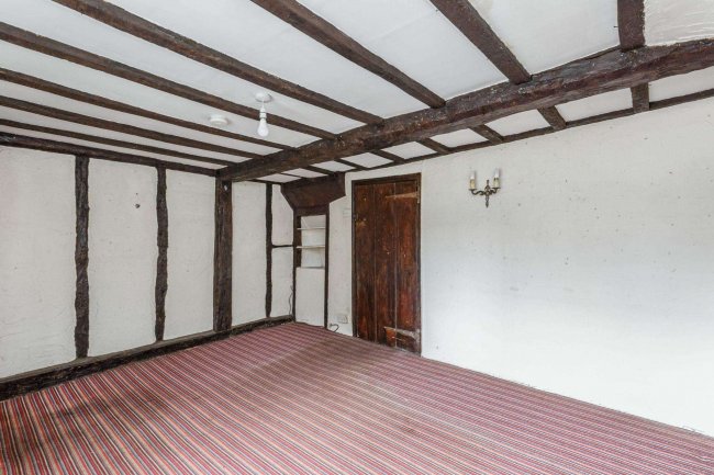 9 South End Road, Milton Bryan, Milton Keynes  Bedfordshire MK17 9HS 8