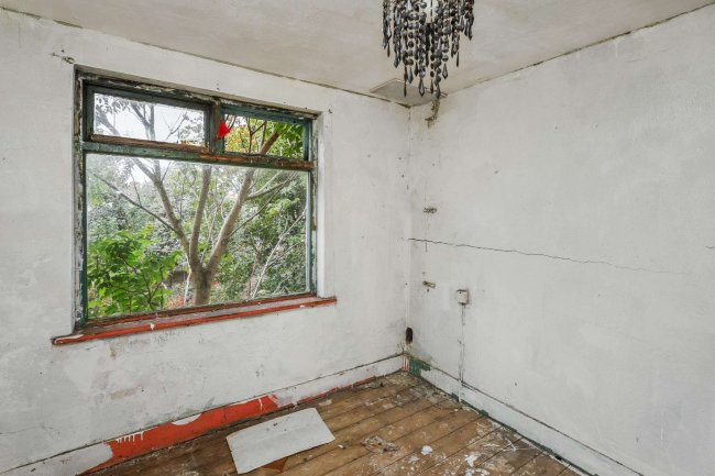 42 James Avenue, Dagenham, London, RM8 1LJ 2