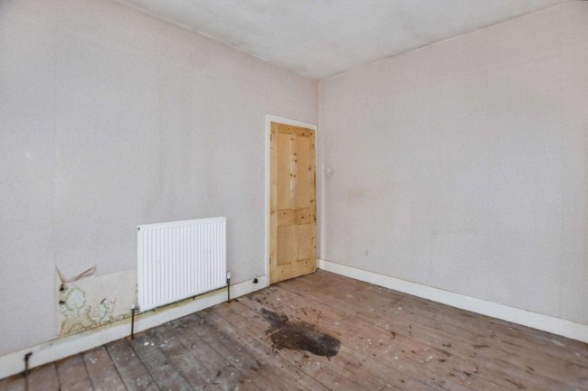 11 Hunter Road, Thornton Heath, CR7 8QJ 4