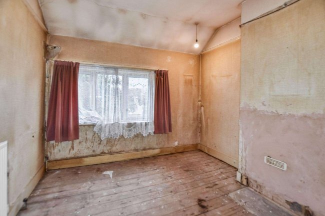 11 Hunter Road, Thornton Heath, CR7 8QJ 4