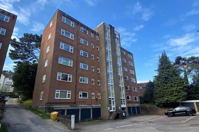 Guildford Court, 29 Surrey Rd, Bournemouth BH4 9HP 3