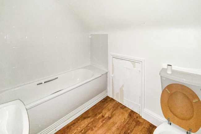 1-6 West End House, Marshfield Road, Chippenham, SN15 1JZ 9