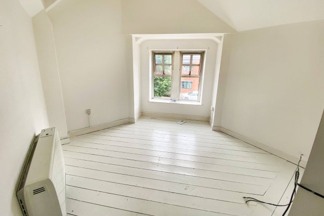 1-6 West End House, Marshfield Road, Chippenham, SN15 1JZ 9