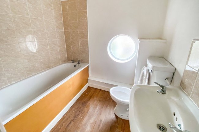 1-6 West End House, Marshfield Road, Chippenham, SN15 1JZ 9