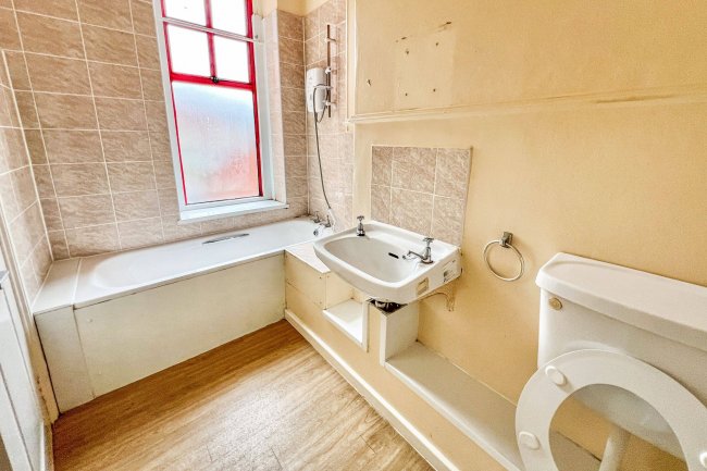 1-6 West End House, Marshfield Road, Chippenham, SN15 1JZ 9