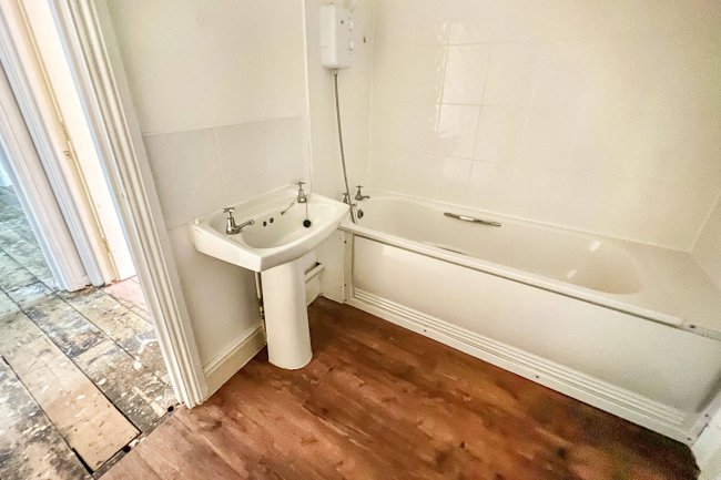 1-6 West End House, Marshfield Road, Chippenham, SN15 1JZ 9