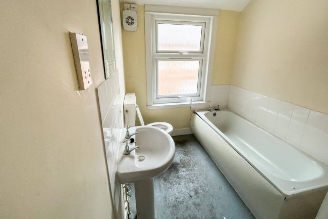 Flat 3, 7 St. Augustines Road, Bedford, Bedfordshire, MK40 2NB 5