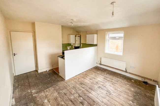 Flat 3, 7 St. Augustines Road, Bedford, Bedfordshire, MK40 2NB 5