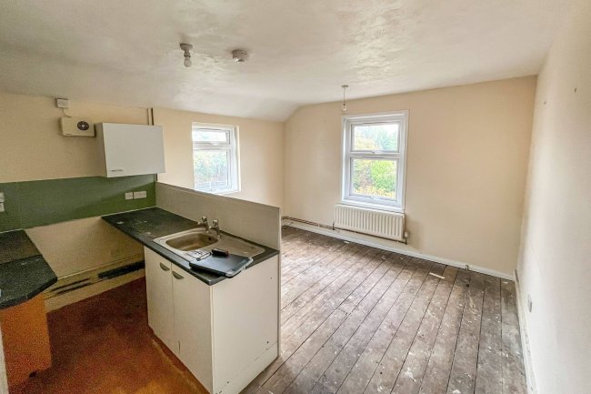 Flat 3, 7 St. Augustines Road, Bedford, Bedfordshire, MK40 2NB 5