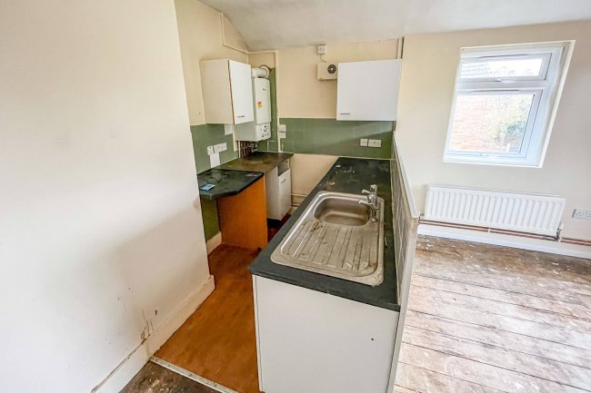 Flat 3, 7 St. Augustines Road, Bedford, Bedfordshire, MK40 2NB 5