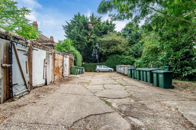 16 lock-up Garages at Lyttelton Road,Hampstead Garden Suburb, London N2 0RA 3