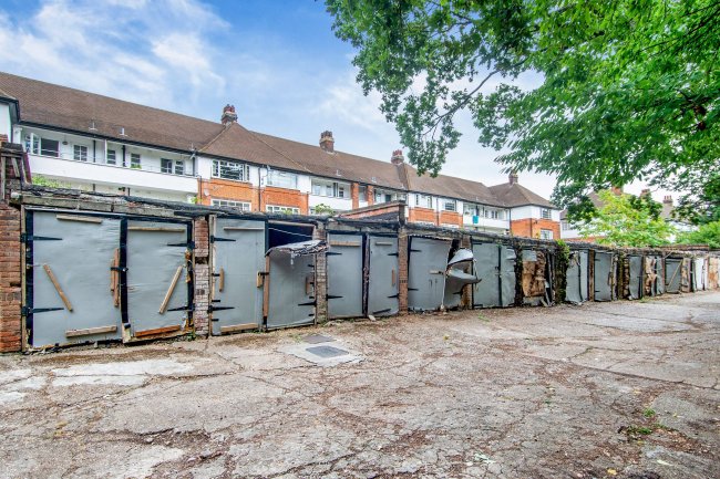 16 lock-up Garages at Lyttelton Road,Hampstead Garden Suburb, London N2 0RA 3