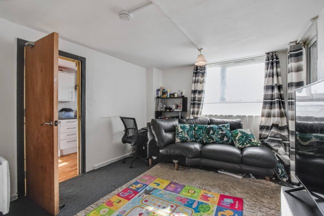 Flat 74 Gainsborough House, Ayley Croft, Enfield, Middlesex, EN1 1XZ 10