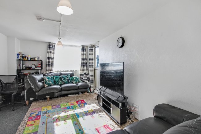 Flat 74 Gainsborough House, Ayley Croft, Enfield, Middlesex, EN1 1XZ 10