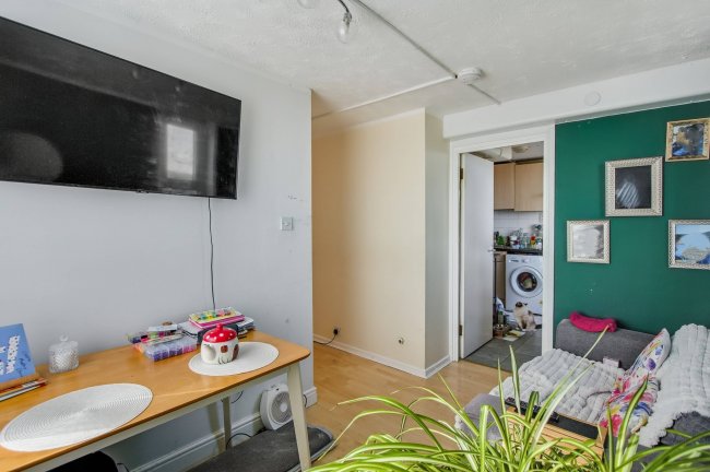 114 Jersey House, 2 Eastfield Road, Enfield, Middlesex, EN3 5UY 2