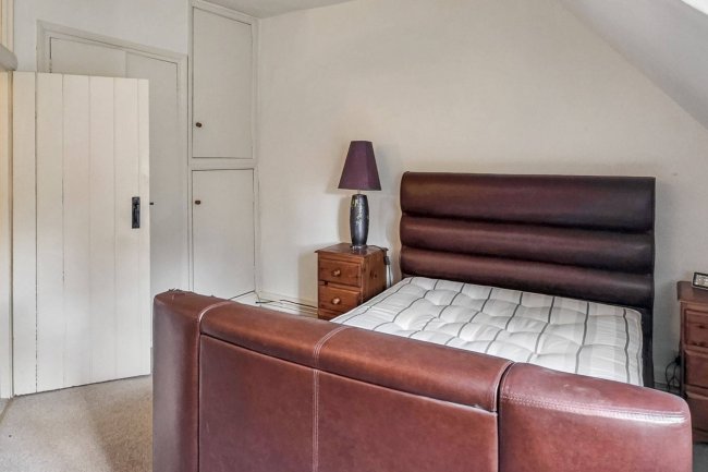 2 The Green, Bisham, Marlow SL7 1RY 4