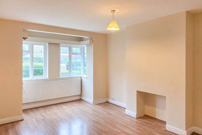 2 Lynton Court, Horn Lane, London W3 6PN 5