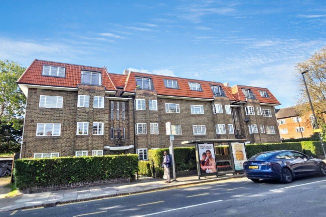 2 Lynton Court, Horn Lane, London W3 6PN 5