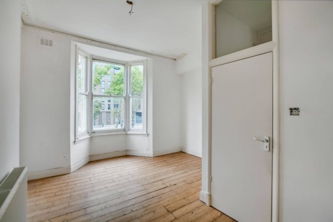 196 High Road, Tottenham, London, N15 4NP 2