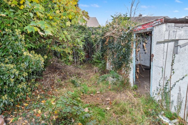 11 Thames Close, Bulkington, Bedworth, Warwickshire, CV12 9QF 4