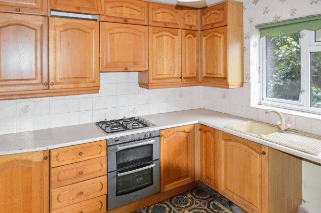 11 Thames Close, Bulkington, Bedworth, Warwickshire, CV12 9QF 4