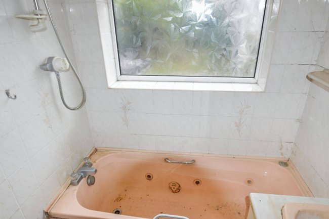 11 Thames Close, Bulkington, Bedworth, Warwickshire, CV12 9QF 4