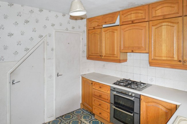 11 Thames Close, Bulkington, Bedworth, Warwickshire, CV12 9QF 4