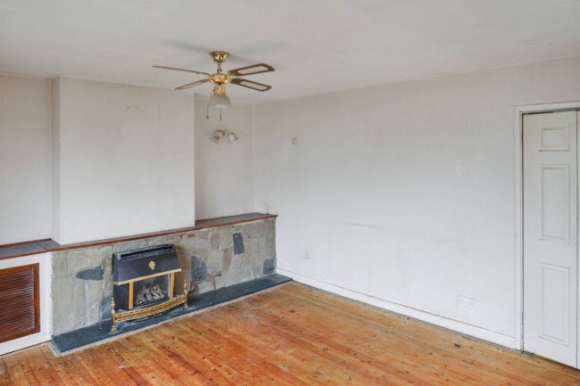 11 Thames Close, Bulkington, Bedworth, Warwickshire, CV12 9QF 4