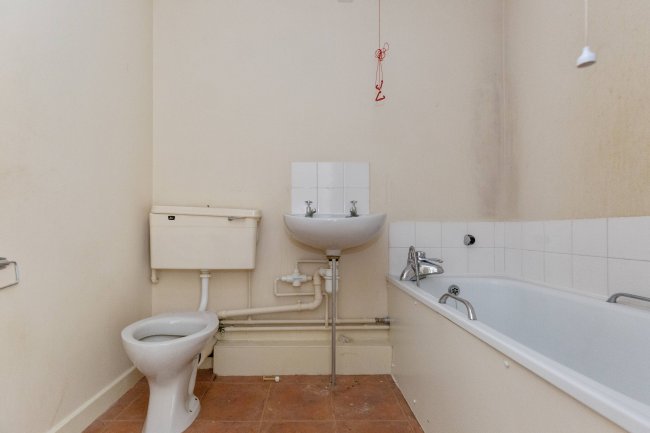 Verdon Court, Bishops Orchard, Farnham Royal, Slough SL2 3AB 3