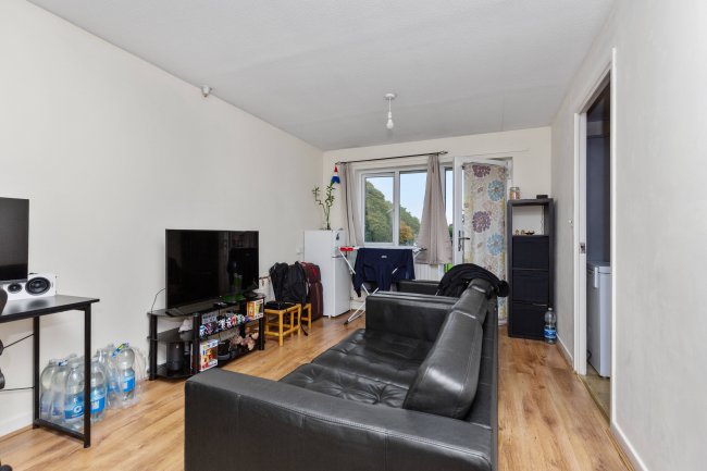 Verdon Court, Bishops Orchard, Farnham Royal, Slough SL2 3AB 3