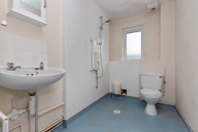 Verdon Court, Bishops Orchard, Farnham Royal, Slough SL2 3AB 3