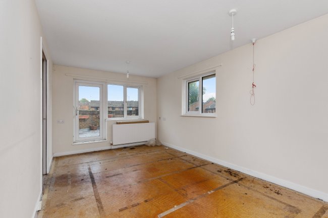 Verdon Court, Bishops Orchard, Farnham Royal, Slough SL2 3AB 3